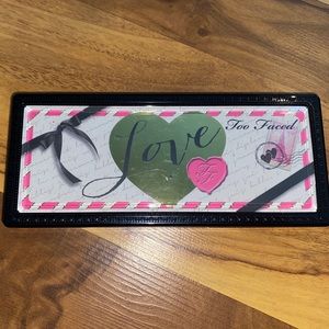 Too Faced Love Passionately palette